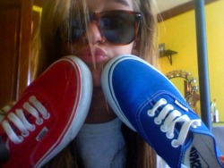 hipst3rwh0res:  i want vans 