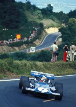 asaucerfulofwheels:  Jackie Stewart/Tyrrell-March