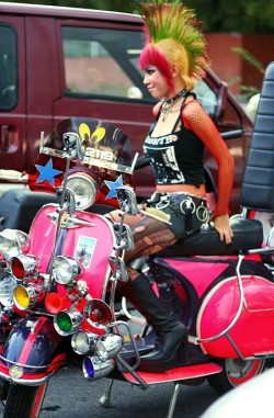steveholtvstheuniverse:  Hot dayum.  Good golly Miss Molly~ Before I just wanted a Vespa&hellip; now I REALLY want a Vespa. This is also the second pink Vespa I&rsquo;ve seen in the past three days and one of them rode right past me. I think it&rsquo;s