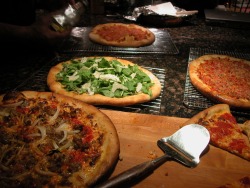 chelsealepore:  Lepore Pizza:)  DROOOOOOL