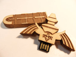 sogeekchic:  4GB Master Sword flash drive available from zantaff 