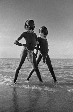 Turkana girls in lake Rudolf, Kenya photo by Mirella Ricciardi; Vanishing Africa series, 1967