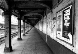 newamsterdamlemonade:   New York City subway station platform, 1979. by John Conn. 