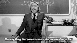 scoot-a-loo:  Gene Wilder &lt;3  This is the best gifset ever.