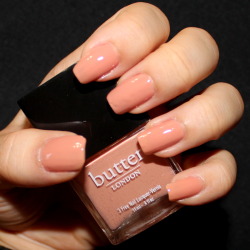 shirleyang:  mynameisjulie:  Butter London’s Tea with the Queen surprising…but i love nude polishes!  Preeettty! I reminded me a bit of Essie’s Mambo 