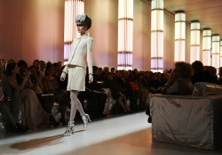 hautekills:  Chanel haute couture s/s 2010  esta colección era hermosa ;-; &lt;3
