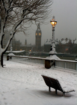 ohkittypurry:  London at Christmas is one
