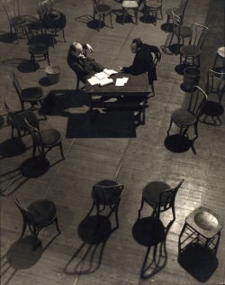 firsttimeuser:  After Rehearsal, 1936 by Ralph Steiner 