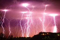 sav3mys0ul:  Cloud-to-Ground Lightning Near Forsyth, Missouri Photographer: Allan Burch 