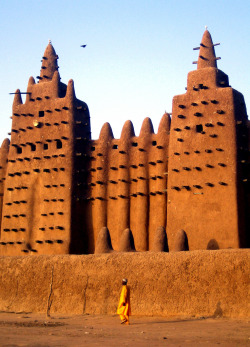 culturalcrosspollination:  The Great Mud Mosque of Djenné  