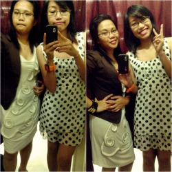 ultraelectromagneticjam:  we occupy dressing rooms a lot. just to take pictures. me and jennifer. :) 