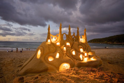 bluepueblo:  Illuminated Sand Castle, Santa