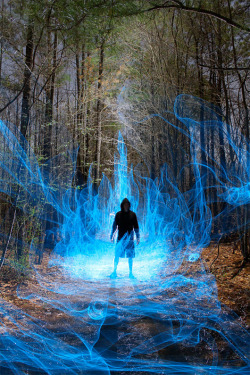 photojojo:  Dennis Calvert is a light painting wizard. Wanna be a wizard, too? Here are a couple of our guides to light painting: Light Paint with Moth Trails Glow Doodles Paint Your Photos with Sparklers via Zeutch  Incredible light painting.