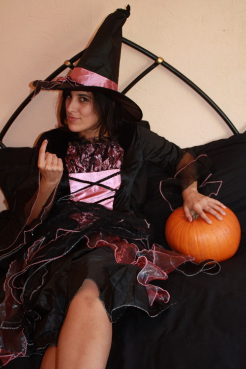 Sex Halloween Witch - Veronica Knocks  http://www.the-female-orgasm.com pictures