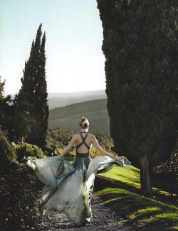 adjectival:  Tuscan Turnaround, Lara Stone by Mario Testino for Vogue January 2011 