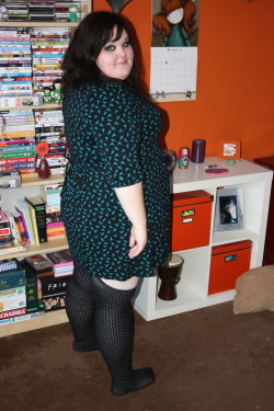 fuckyeahchubbyfashion:  Hullo, i’m a uk size 24/26 from Scotland! Wearing a dress/top from George at Asda in a size 24 and stockings from eBay in size 28-32 (Have extra chubby legs) =] Rosie &lt;3  You&rsquo;re HOT!