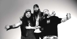 blogtallica:  Dimebag Darrell, Zakk Wylde and Kerry King. Three of the most legendary guitarists metal has to offer. 