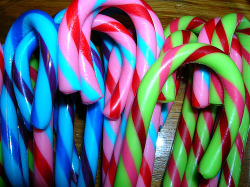  multi colored candycanes &gt; simple and plain candycanes