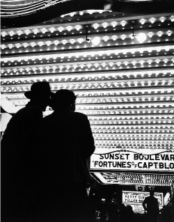 myamericandreamm:  Times Square Movie Theatre-1950 