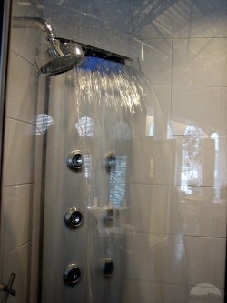 10knotes:  DUDE. THIS IS A FREAKING WATERFALL SHOWER. FOR YOUR HOME. WATERFALL. YOU CAN BATHE IN. AT HOME. DUDE. LOOK AT THIS. SERIOUSLY. DUDE. LOOK AT THIS. 