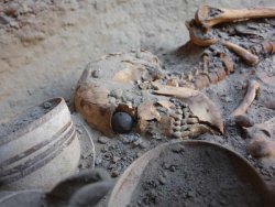 kitsunecoffee: beecharts:  fangirequeen:  knottybear:  archiemcphee:  Here’s an awesome little piece of history: Archaeologists in the Burnt City have discovered what appears to be an ancient prosthetic eye. What makes this discovery exceptionally
