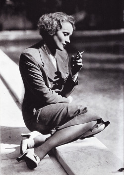 vintagegal:  Marlene Dietrich