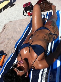 candycoatedtoes:  Blac Chyna looks like Blue Candy.. http://www.tumblr.com/candycoatedtoes 