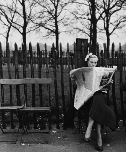 untitled photo by Emmy Eugenie Andriesse, Mensen in het Buitenland series, sometime between 1944-52