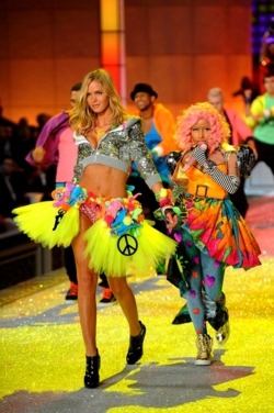 Erin Heatherton and Nicki Minaj &lt;3  Victoria Secret 2011
