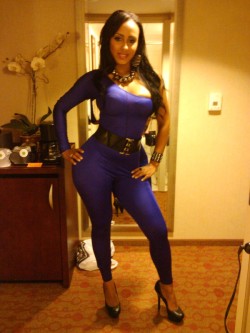  maaan this lady is thicker than a snickers bar  lol