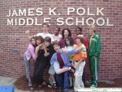 vicky-leee: viridiannightmares:  I bet anyone who doesn’t know this show would think this is a legit school picture  for a second I did, but then I saw coconut head and I screamed 