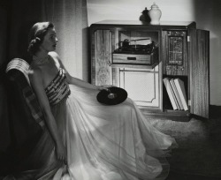 susiesnapshot:  Photo by Max Dupain, 1951.
