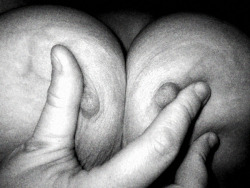 submission: squeeze / breasts