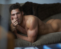 Aaronoconnellfan:  Aaron O’connell By Mariano Vivanco In New York [Apr. 2011] 
