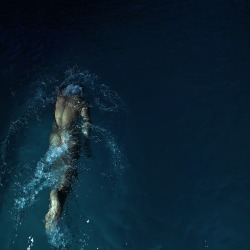 loverofbeauty:  Mustafa Sabbagh: Swimmer