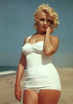marijuanagoround:  All these skinny bitches are annoying me… lol. What happened to the curves? Kudos to Marilyn for portraying genuine beauty that shines from within herself. 