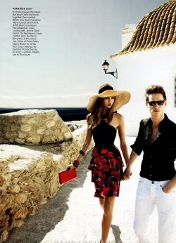 les-belles-mannequins:  Karlie Kloss &amp; Eddie Redmayne Vogue December 2011 “Temptation Island” 