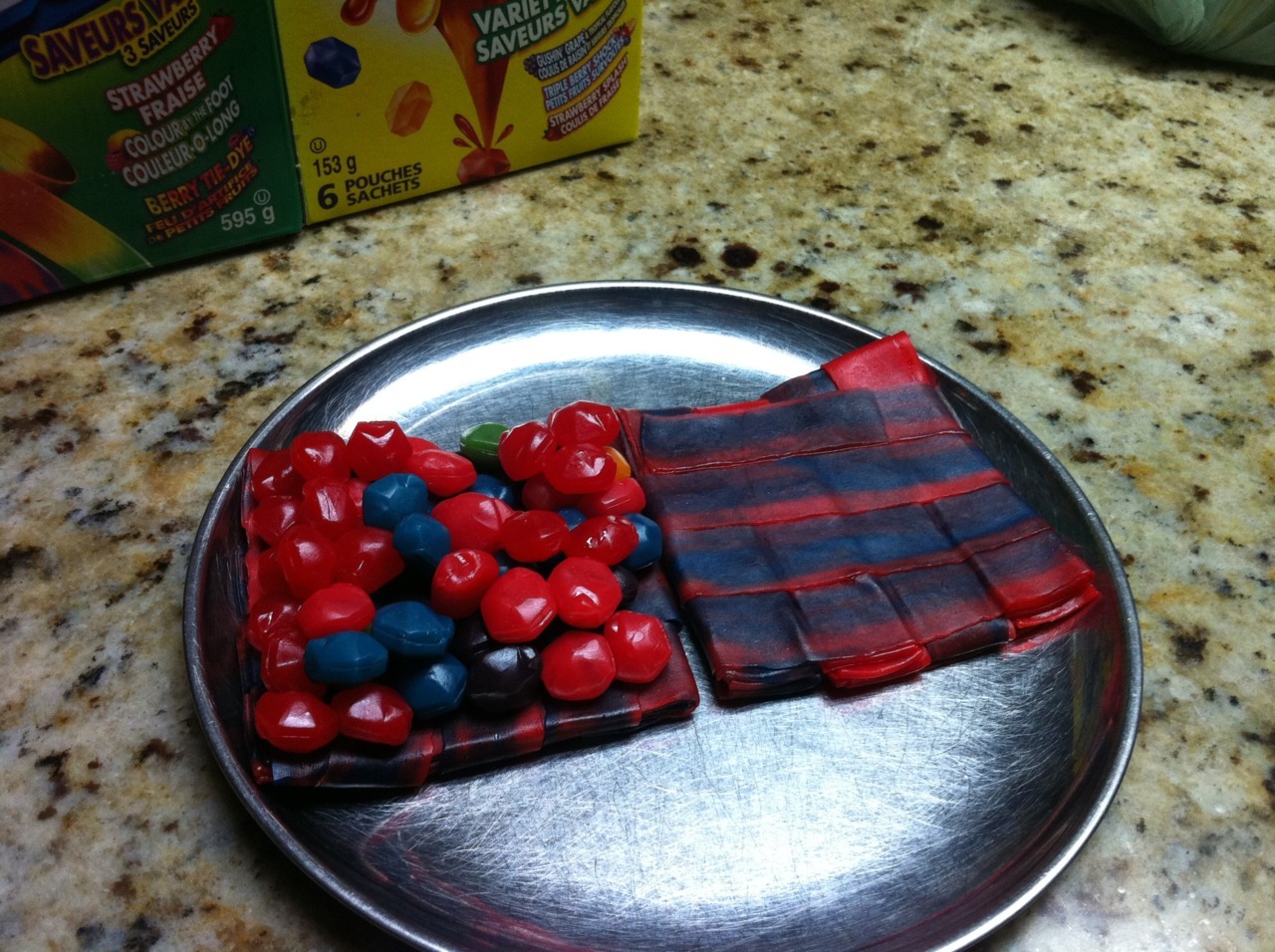 bace-jeleren:  wasifio:  Gushers sandwich with Fruit by the Foot as bread.  This
