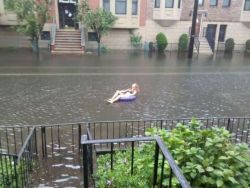 fuckyeah-nerdery:  Some people handle floods