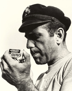 Humphrey Bogart photo by John Florea, 1943