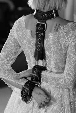 my-naughty-lunchbox:  ➳ღ  I would very much like one of these one day Sir, where the wrists are strapped into the collar. If she pulls down, it pulls on the collar and if she lifts up, it stresses the shoulder, something of a mild predicament bondage.