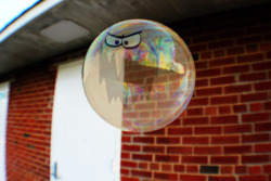 refresh3rs:  sm0res:  the dirty bubble from spongebob omg  OMFG THE DIRTY BUBBLE. MERMAID MAN OMGOMG KK 