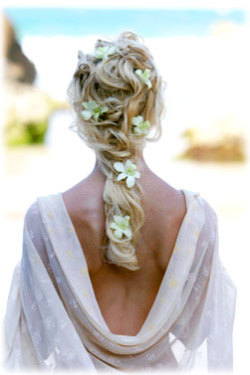 If i ever get married, this will be my hairstyle. :D