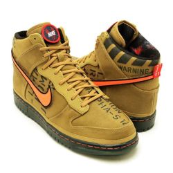 Nike Dunk Hi Flat Gold/Total Orange  wow! I NEED these!