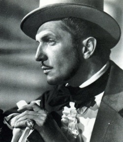 staceygrz:  very handsome Vincent Price &lt;3 a legend he was, and always will be 