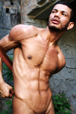 edu-dudu:   Harry Lins (Brazilian gay escort) Créditos: http://ouroad.com.br/harry_lins/   
