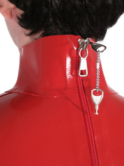 pamemmons:  Nifty locking zipper. Cuz ya