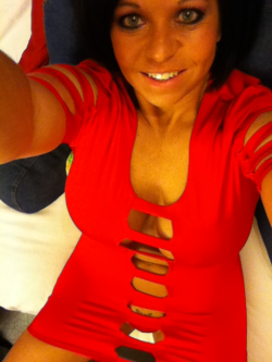 Hotwifekristine:  Happy Valentines Day To All My Followers. I’m Going Live On Myfreecams