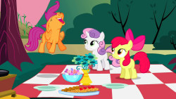fuckyeahmlp:  Scootaloo, Sweetie Belle, and Apple Bloom in Hearts and Hooves Day.  OH GOD THAT SCOOTALOO XD