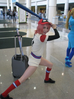 princessjellyfish:  montypla:  darthshadow:  causeallidoisdance:  Haruko from FLCL Mega Con 2012 Sunday  I’m actually focusing less on Haruko on more on Samus’ butt.  Good more Haruko for me.  How is this real?  Oh my god. 